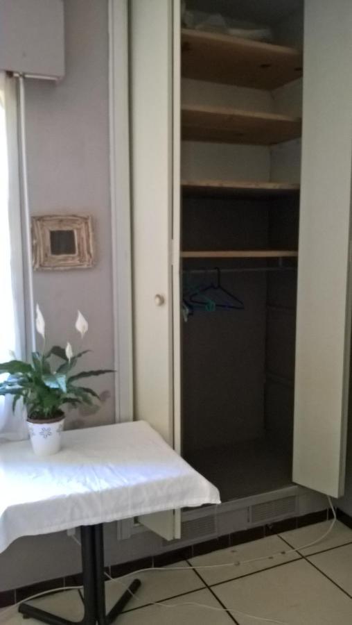 Bed and Breakfast Chez Naomi Saint-Jean-de-Cornies Exterior foto