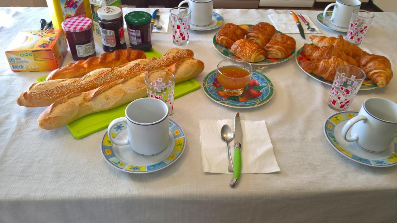 Bed and Breakfast Chez Naomi Saint-Jean-de-Cornies Exterior foto